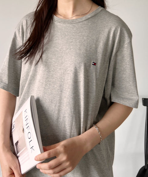 TOMMY HILFIGER(トミーヒルフィガー) / Core Flag Tee フラッグロゴ刺繍 半袖 Tシャツ | IL2222012 | グレー
