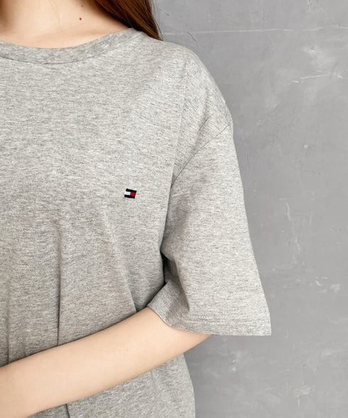 TOMMY HILFIGER(トミーヒルフィガー) / Core Flag Tee フラッグロゴ刺繍 半袖 Tシャツ | IL2222012 | グレー