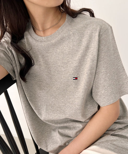 TOMMY HILFIGER(トミーヒルフィガー) / Core Flag Tee フラッグロゴ刺繍 半袖 Tシャツ | IL2222012 | グレー