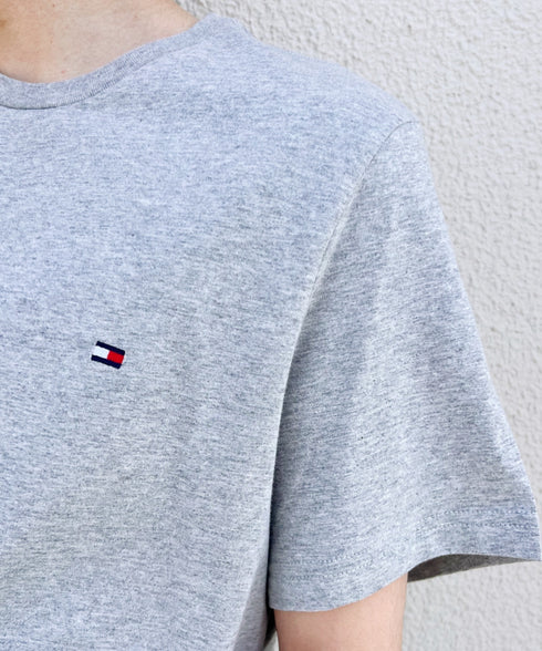 TOMMY HILFIGER(トミーヒルフィガー) / Core Flag Tee フラッグロゴ刺繍 半袖 Tシャツ | IL2222012 | グレー
