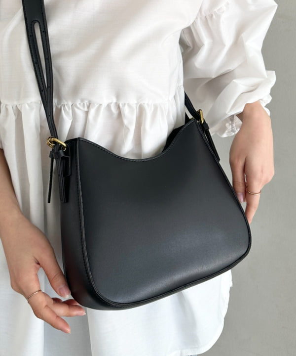 leather big belt shoulder bag／PU太ベルトショルダーバッグ | CL1221910 | ブラック