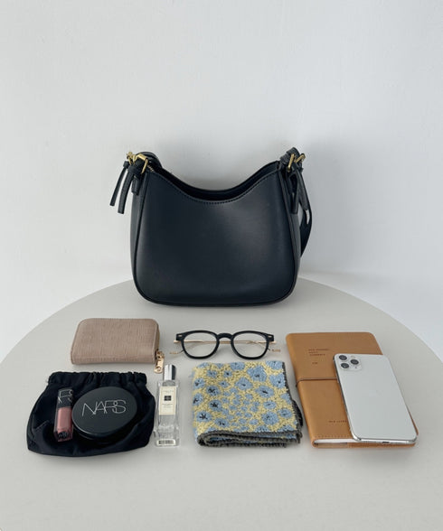 leather big belt shoulder bag／PU太ベルトショルダーバッグ | CL1221910 | ブラック