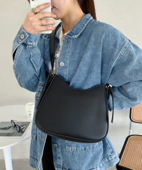 leather big belt shoulder bag／PU太ベルトショルダーバッグ | CL1221910 | ブラック