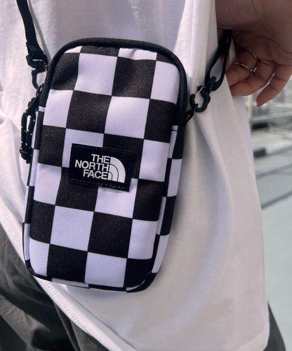 国内未発売 THE NORTH FACE(ザ・ノースフェイス)/ミニバッグ ミニショルダー スマホショルダー 財布 ポーチ サコッシュ/SIMPLE MINI BAG | IL1224032 | ブラック系その他