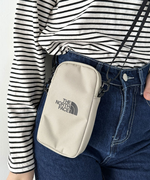 国内未発売 THE NORTH FACE(ザ・ノースフェイス)/ミニバッグ ミニショルダー スマホショルダー 財布 ポーチ サコッシュ/SIMPLE MINI BAG | IL1224032 | ライトベージュ