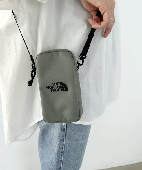 国内未発売 THE NORTH FACE(ザ・ノースフェイス)/ミニバッグ ミニショルダー スマホショルダー 財布 ポーチ サコッシュ/SIMPLE MINI BAG | IL1224032 | カーキ