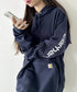 Carhartt(カーハート)/ ルーズフィット 袖ロゴ パーカー スウェット フーディー ミッドウエイト オーバーサイズ / K288 / Loose Fit Midweight Logo Sleeve Graphic Sweatshirt | IL2224045 | ネイビー