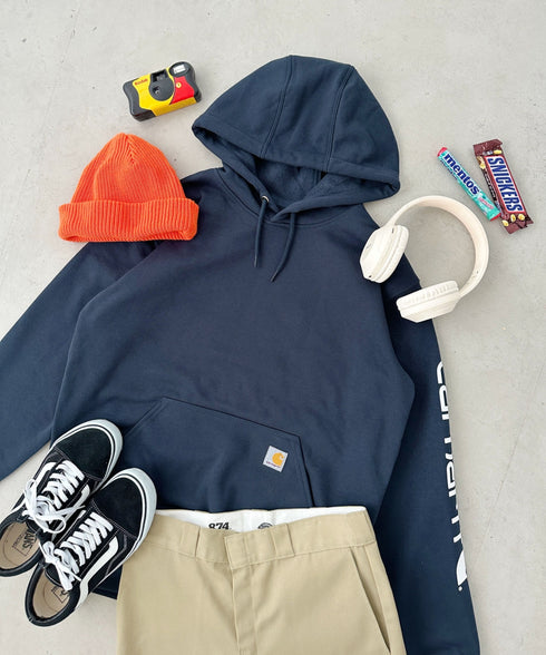 Carhartt(カーハート)/ ルーズフィット 袖ロゴ パーカー スウェット フーディー ミッドウエイト オーバーサイズ / K288 / Loose Fit Midweight Logo Sleeve Graphic Sweatshirt | IL2224045 | ネイビー