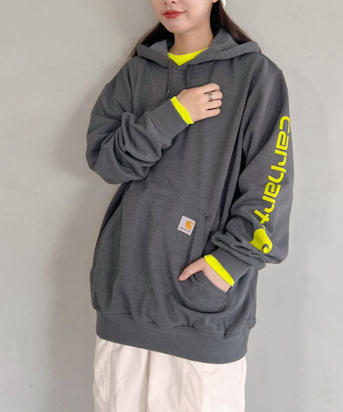 Carhartt(カーハート)/ ルーズフィット 袖ロゴ パーカー スウェット フーディー ミッドウエイト オーバーサイズ / K288 / Loose Fit Midweight Logo Sleeve Graphic Sweatshirt | IL2224045 | チャコールグレー