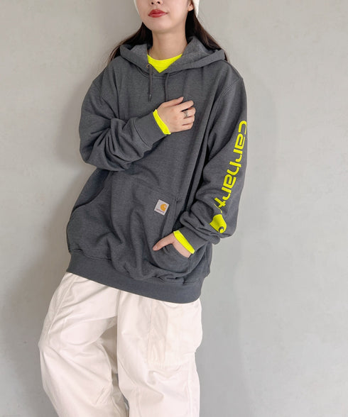 Carhartt(カーハート)/ ルーズフィット 袖ロゴ パーカー スウェット フーディー ミッドウエイト オーバーサイズ / K288 / Loose Fit Midweight Logo Sleeve Graphic Sweatshirt | IL2224045 | チャコールグレー