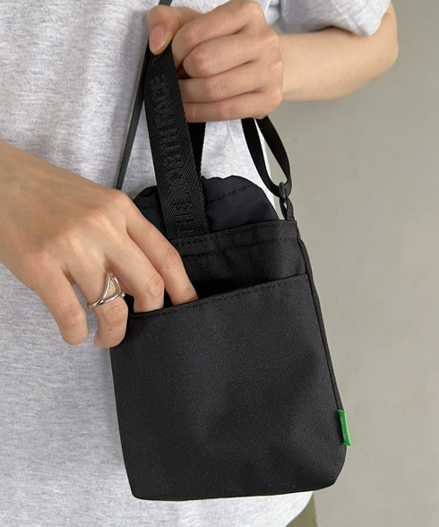 国内未発売 THE NORTH FACE(ザ・ノースフェイス)/ストリングギャザーミニショルダー スマホショルダー ポーチ/SIMPLE STRING BAG MINI | IL1231017 | ブラック