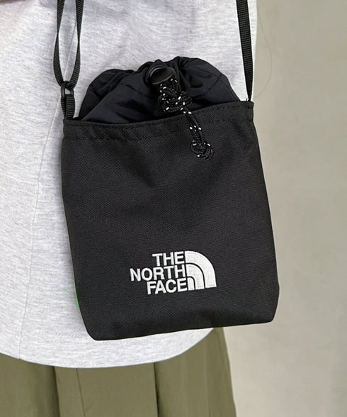 国内未発売 THE NORTH FACE(ザ・ノースフェイス)/ストリングギャザーミニショルダー スマホショルダー ポーチ/SIMPLE STRING BAG MINI | IL1231017 | ブラック