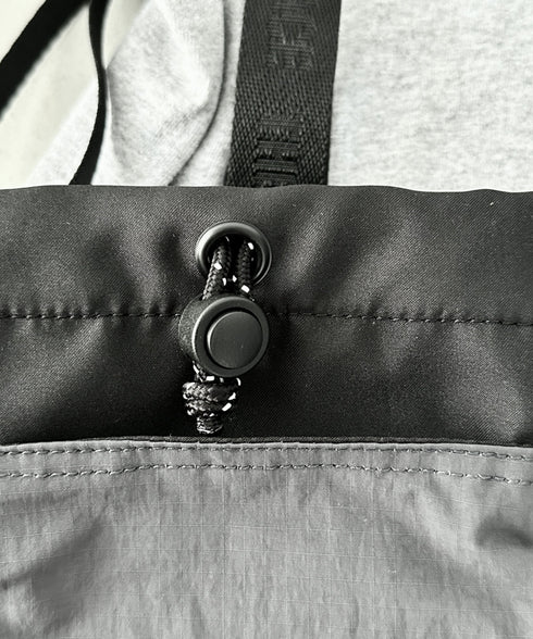 国内未発売 THE NORTH FACE(ザ・ノースフェイス)/ストリングギャザーミニショルダー スマホショルダー ポーチ/SIMPLE STRING BAG MINI | IL1231017 | チャコール