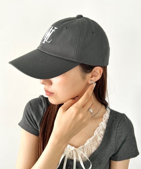 WOOALONG(ウアロン)/シグネチャー ロゴ ベースボール キャップ サイズ調整可能/Signature Logo ball cap | IL5231046 | チャコールグレー