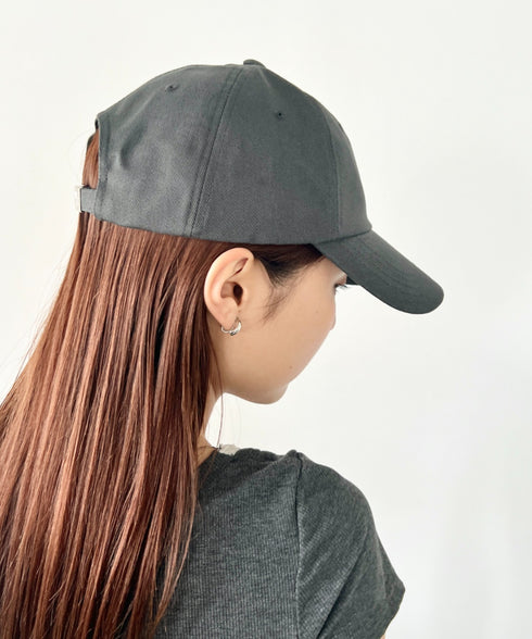 WOOALONG(ウアロン)/シグネチャー ロゴ ベースボール キャップ サイズ調整可能/Signature Logo ball cap | IL5231046 | チャコールグレー