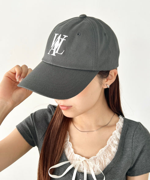 WOOALONG(ウアロン)/シグネチャー ロゴ ベースボール キャップ サイズ調整可能/Signature Logo ball cap | IL5231046 | チャコールグレー