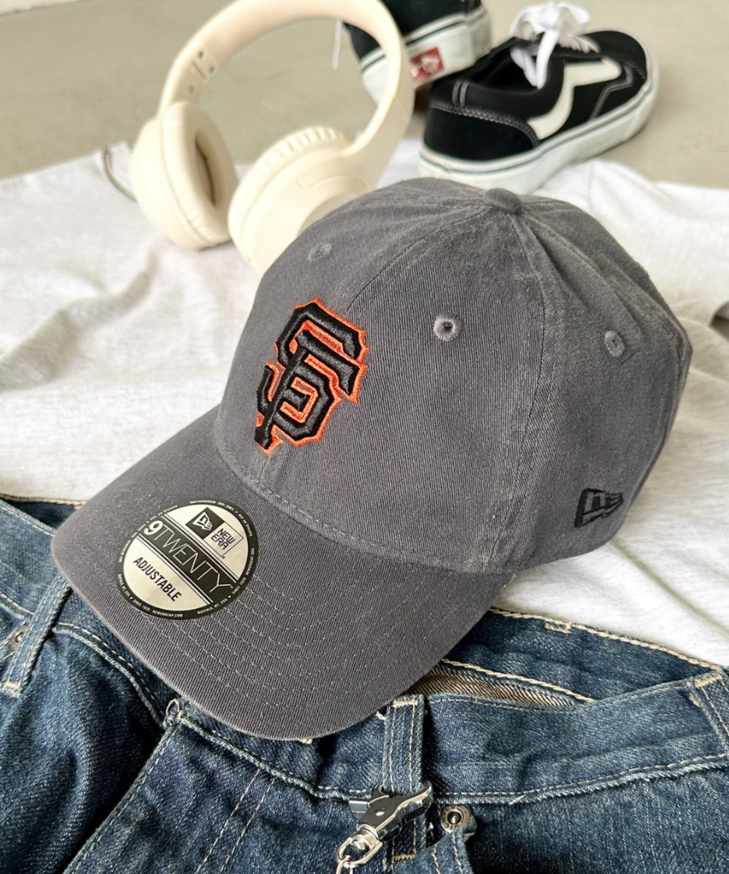 ラスト1点❤️ロゴ ベースボールキャップ　M ベージュ✨紫外線対策　帽子 A'GEM/9 × .kom『VARZAR/バザール』3D Monogram logo over fit