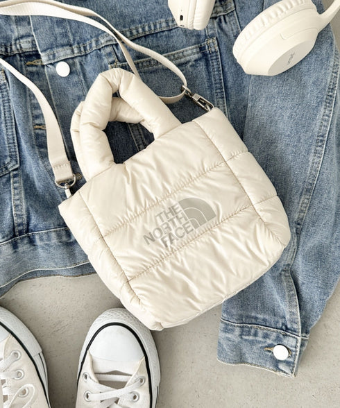 THE NORTH FACE(ザ・ノースフェイス)/2WAY メタリック ミニ ショルダーパデットバッグ/PLUMPY TOTE BAG | IM1233037 | クリーム