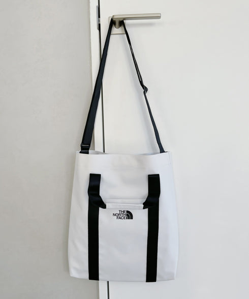 国内未発売 THE NORTH FACE(ザ・ノースフェイス)/A4対応 大容量 2WAY アーバン クロス ショルダーバッグ/URBAN CROSS BAG | IM1234018 | ホワイト