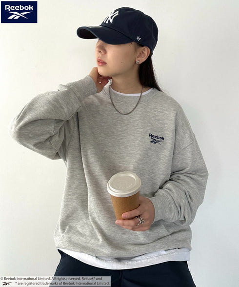 【WEB限定 別注】Reebok(リーボック)/ワンポイント 刺繍ロゴ クルーネック スウェット | IM2234029 | グレー