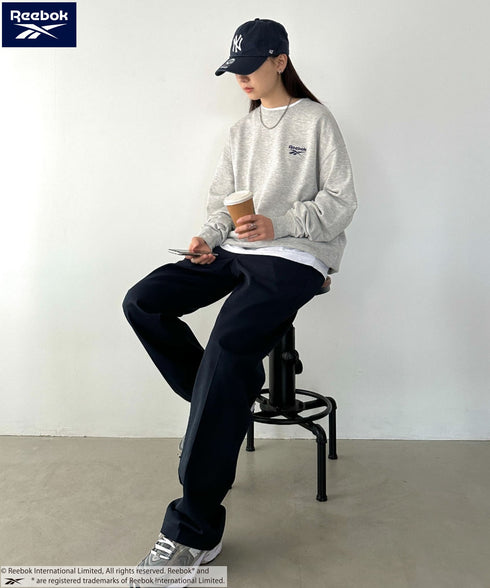 【WEB限定 別注】Reebok(リーボック)/ワンポイント 刺繍ロゴ クルーネック スウェット | IM2234029 | グレー