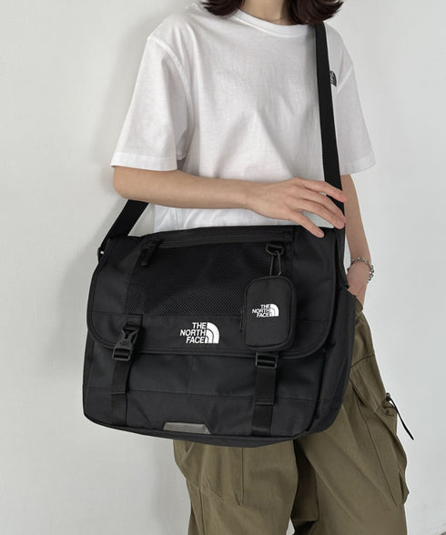 THE NORTH FACE(ザ・ノースフェイス)/カラビナミニポーチ付 A4 対応 収納ポケット多数 ショルダーバッグ/SUPER MESSENGER BAG L | IM12410428 | ブラック