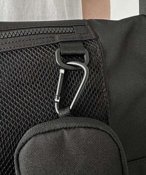 THE NORTH FACE(ザ・ノースフェイス)/カラビナミニポーチ付 A4 対応 収納ポケット多数 ショルダーバッグ/SUPER MESSENGER BAG L | IM12410428 | ブラック