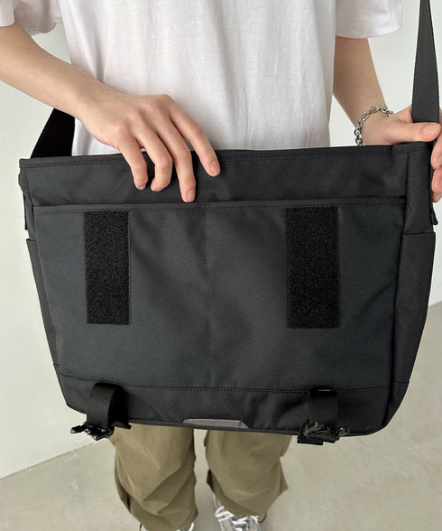 THE NORTH FACE(ザ・ノースフェイス)/カラビナミニポーチ付 A4 対応 収納ポケット多数 ショルダーバッグ/SUPER MESSENGER BAG L | IM12410428 | ブラック