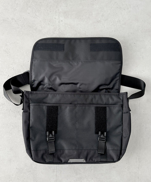 THE NORTH FACE(ザ・ノースフェイス)/カラビナミニポーチ付 A4 対応 収納ポケット多数 ショルダーバッグ/SUPER MESSENGER BAG L | IM12410428 | ブラック