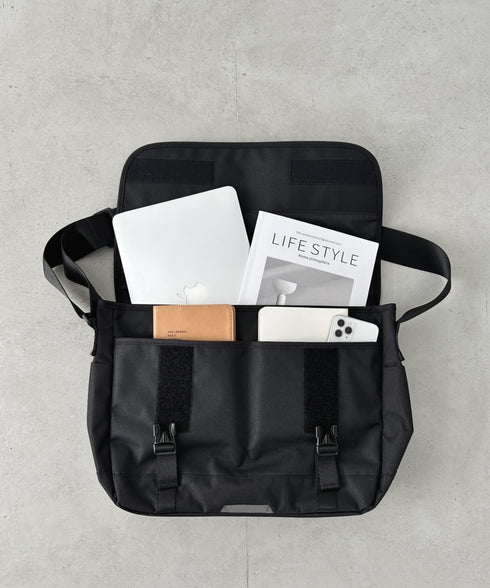 THE NORTH FACE(ザ・ノースフェイス)/カラビナミニポーチ付 A4 対応 収納ポケット多数 ショルダーバッグ/SUPER MESSENGER BAG L | IM12410428 | ブラック