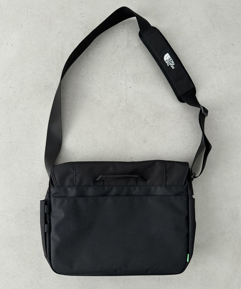 THE NORTH FACE(ザ・ノースフェイス)/カラビナミニポーチ付 A4 対応 収納ポケット多数 ショルダーバッグ/SUPER MESSENGER BAG L | IM12410428 | ブラック