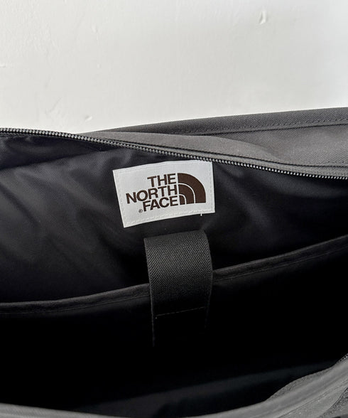 THE NORTH FACE(ザ・ノースフェイス)/カラビナミニポーチ付 A4 対応 収納ポケット多数 ショルダーバッグ/SUPER MESSENGER BAG L | IM12410428 | ブラック