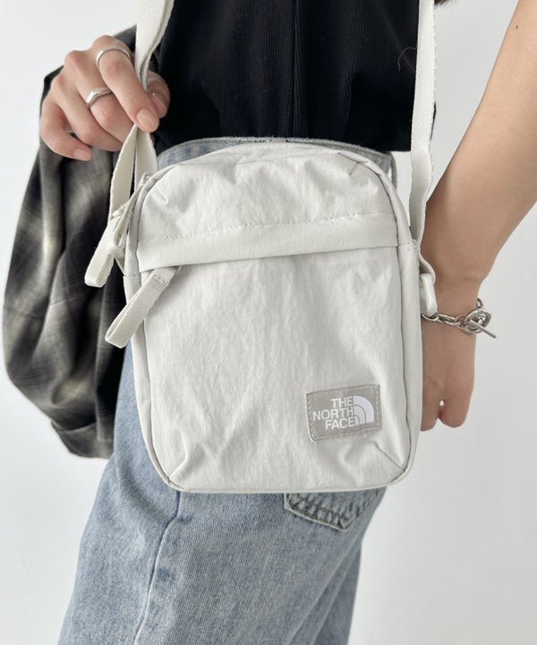 THE NORTH FACE(ザ・ノースフェイス)/長さ調整可能 ワンポイント ロゴ刺繍 ショルダー クロス ミニバッグ/TRAVEL CROSS BAG S | IM1243028 | ホワイト