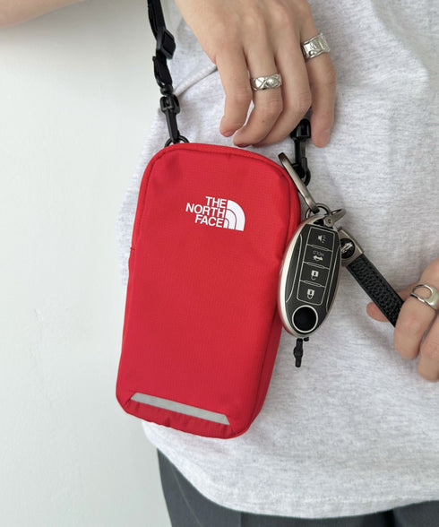 国内未発売 THE NORTH FACE(ザ・ノースフェイス)/4WAY カラビナ付 ミニマルチポーチ ショルダー スマホショルダー 財布 ポーチ サコッシュ トレッキングポーチ/MULTI TREKKING POUCH | IM1243030 | レッド