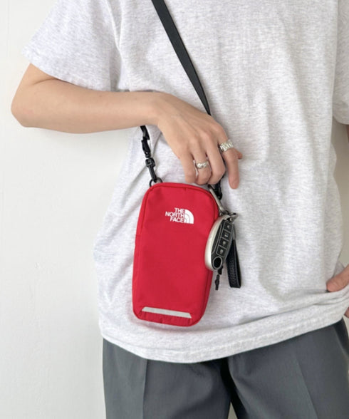 国内未発売 THE NORTH FACE(ザ・ノースフェイス)/4WAY カラビナ付 ミニマルチポーチ ショルダー スマホショルダー 財布 ポーチ サコッシュ トレッキングポーチ/MULTI TREKKING POUCH | IM1243030 | レッド