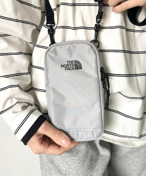 THE NORTH FACE(ザ・ノースフェイス)/4WAY カラビナ付 ミニマルチポーチ ショルダー スマホショルダー 財布 ポーチ サコッシュ トレッキングポーチ/MULTI TREKKING POUCH | IM1243030 | グレー
