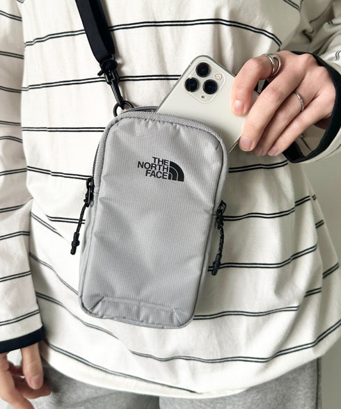 THE NORTH FACE(ザ・ノースフェイス)/4WAY カラビナ付 ミニマルチポーチ ショルダー スマホショルダー 財布 ポーチ サコッシュ トレッキングポーチ/MULTI TREKKING POUCH | IM1243030 | グレー