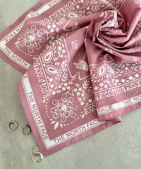 THE NORTH FACE(ザ・ノースフェイス)/コットン プリント バンダナ スカーフ/BANDANA_PAISLEY_80'S/PINE CONE | IM6243034 | ピンク