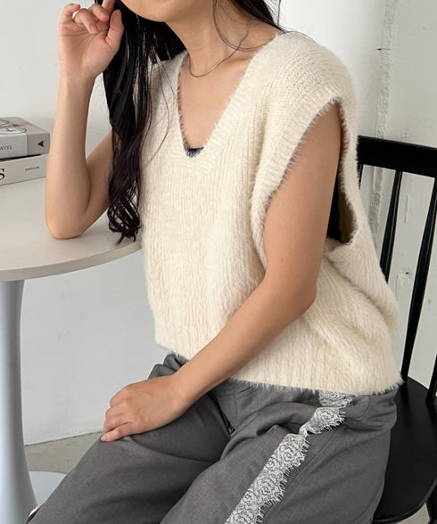 シャギーVネックニットベスト | CL2243114 | アイボリー