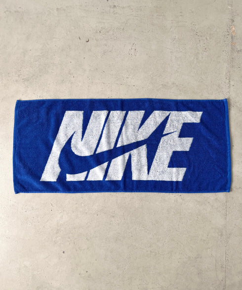 Nike(ナイキ)/ロゴ 文字入り ジャガードタオル ミディアム スポーツタオル | IM6241444 | ホワイト系その他