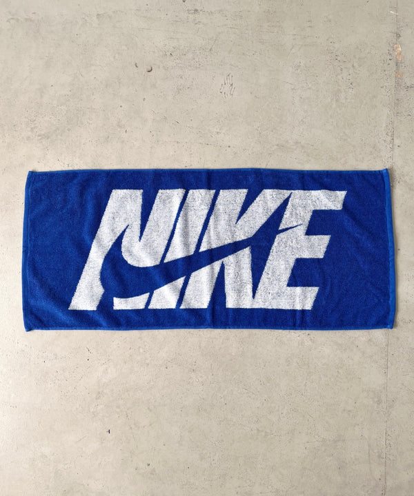 Nike(ナイキ)/ロゴ 文字入り ジャガードタオル ミディアム スポーツタオル | IM6241444 | ホワイト系その他