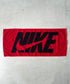 Nike(ナイキ)/ロゴ 文字入り ジャガードタオル ミディアム スポーツタオル | IM6241444 | ブラック系その他