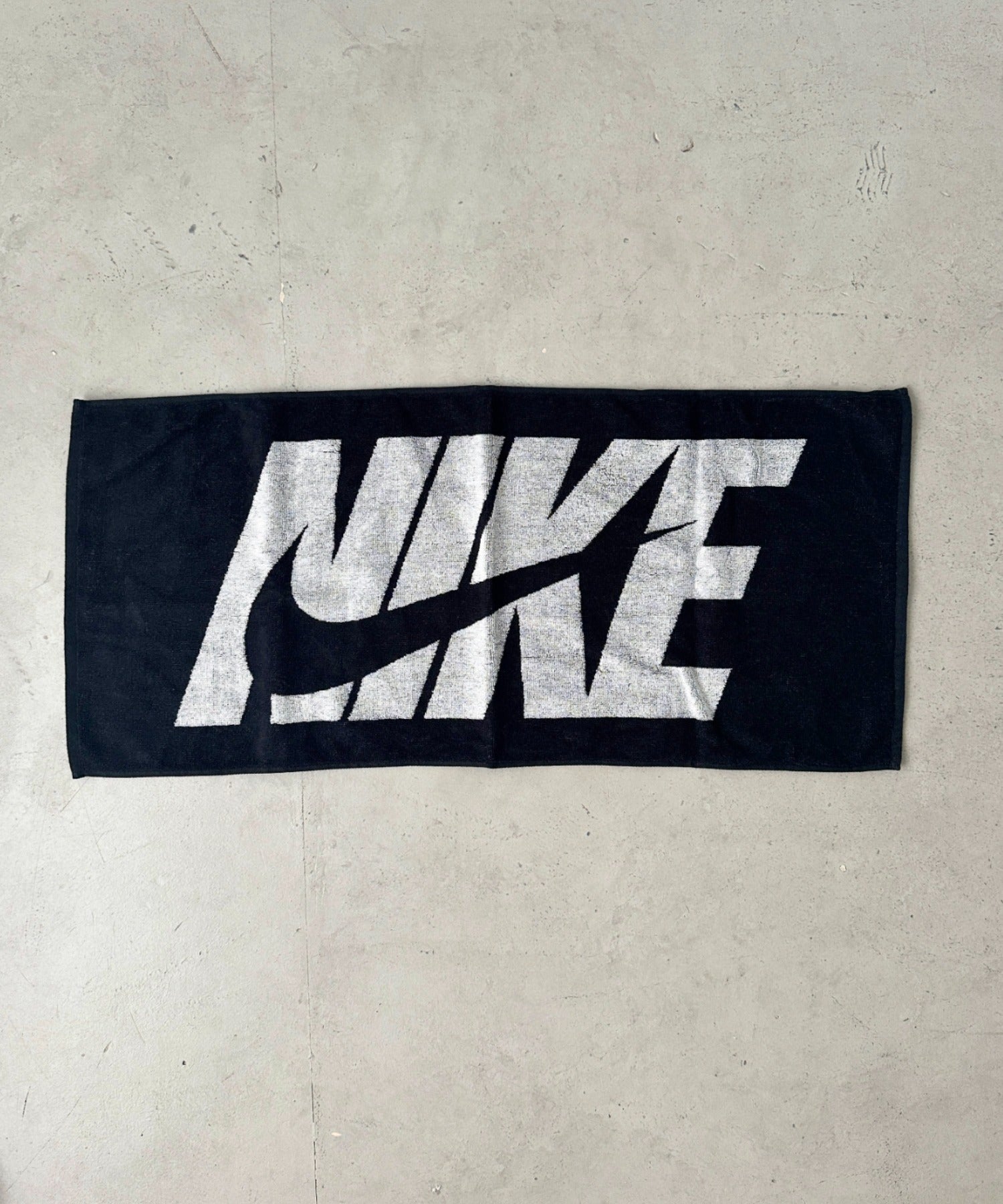Nike(ナイキ)/ロゴ 文字入り ジャガードタオル ミディアム スポーツ