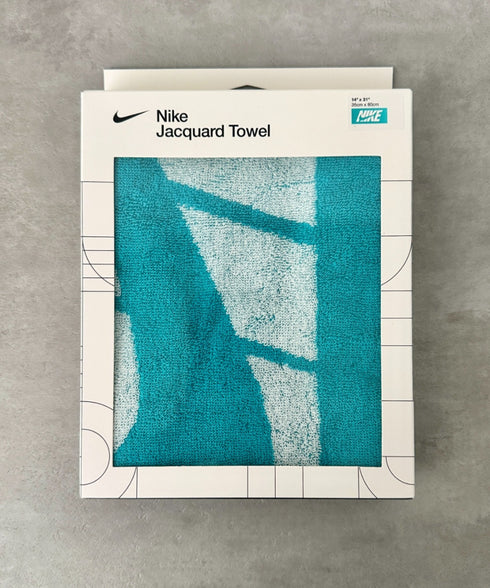 Nike(ナイキ)/ロゴ 文字入り ジャガードタオル ミディアム スポーツタオル | IM6241444 | ブルー