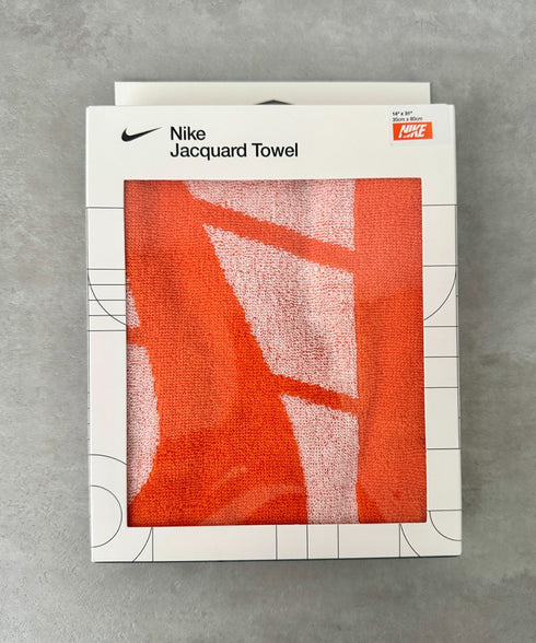 Nike(ナイキ)/ロゴ 文字入り ジャガードタオル ミディアム スポーツタオル | IM6241444 | オレンジ