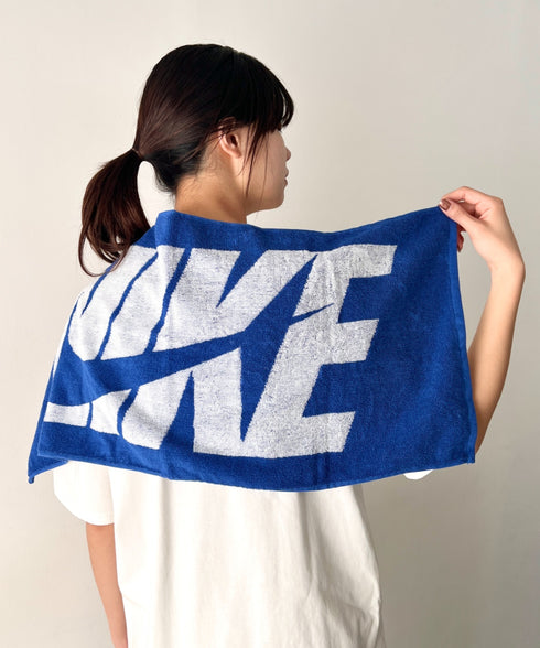 Nike(ナイキ)/ロゴ 文字入り ジャガードタオル ミディアム スポーツタオル | IM6241444 | ホワイト系その他