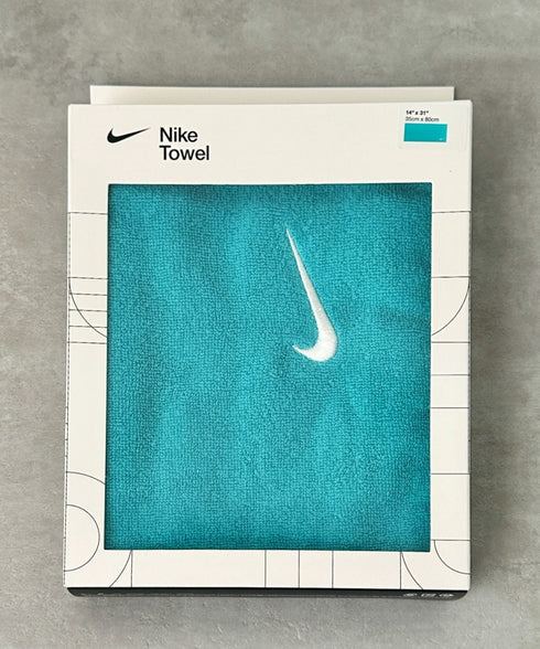 Nike(ナイキ)/ロゴ刺繍 文字入り ソリッドコアタオル ミディアム スポーツタオル | IM6241445 | ブルー