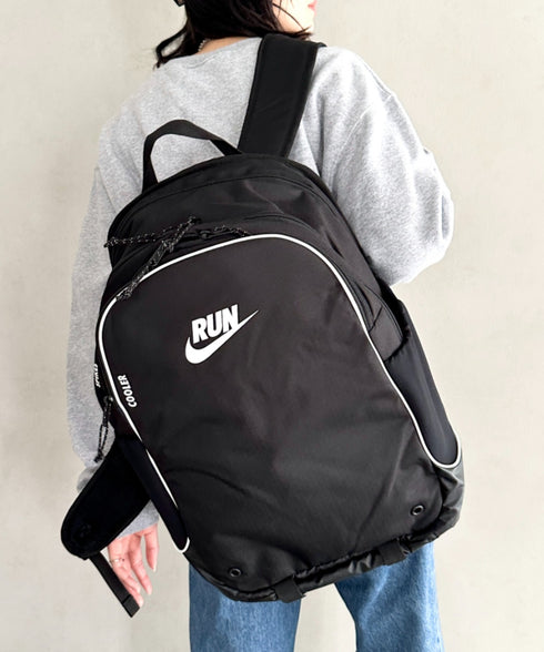Nike(ナイキ)/大容量 27L収納 A4・15インチ対応 ナイキ トラック バックパック リュック | IM1244024 | ブラック