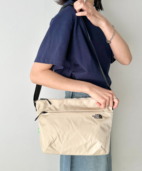 国内未発売 THE NORTH FACE(ザ・ノースフェイス)/ロゴプリント ショルダーバッグ クロスバッグ/SP CROSS BAG M | IM1244064 | クリーム