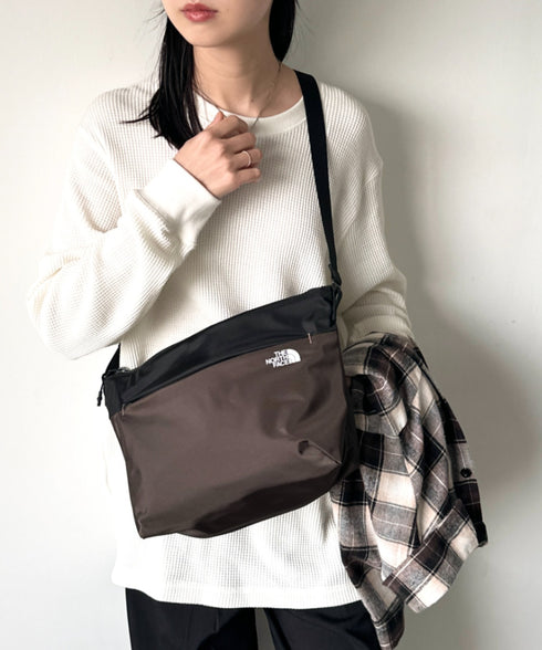 THE NORTH FACE(ザ・ノースフェイス)/ロゴプリント ショルダーバッグ クロスバッグ/SP CROSS BAG M | IM1244064 | ブラウン